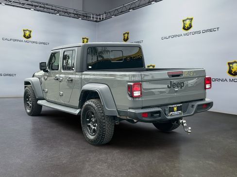 Used 2022 Jeep Gladiator Sport AWD/4WD image 3