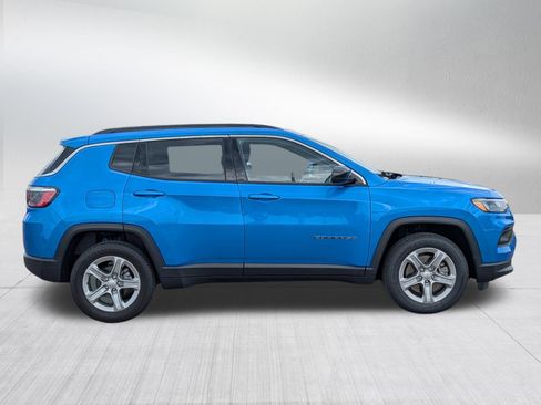 Used 2023 Jeep Compass Latitude w/ Convenience Group AWD/4WD image 8
