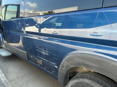 Used 2020 RAM ProMaster 2500 w/ Premium Appearance Group FWD image 7