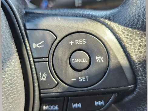 Used 2022 Toyota RAV4 LE AWD/4WD image 14