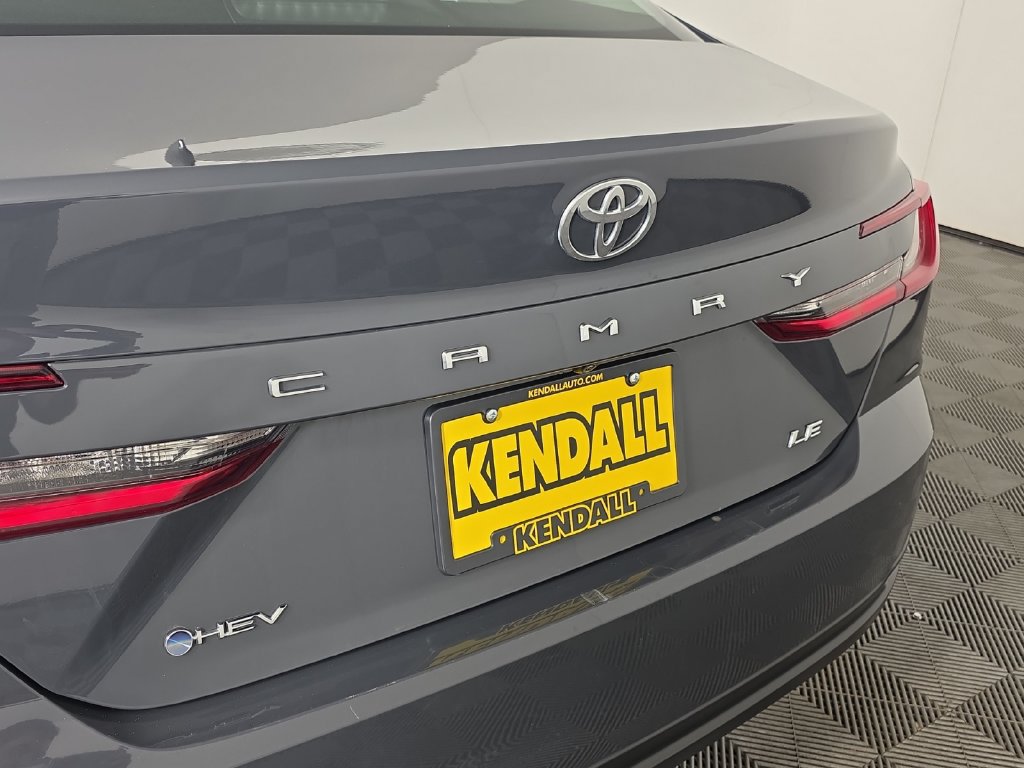 Used 2025 Toyota Camry LE FWD image 11