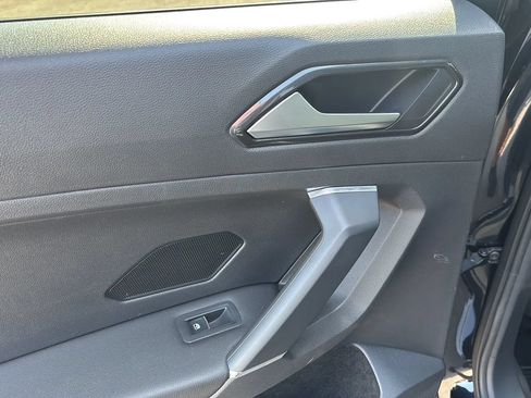 Used 2018 Volkswagen Tiguan SE w/ Panoramic Sunroof Package AWD/4WD image 32