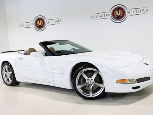 Used 2004 Chevrolet Corvette w/ Preferred Equipment Group image 60
