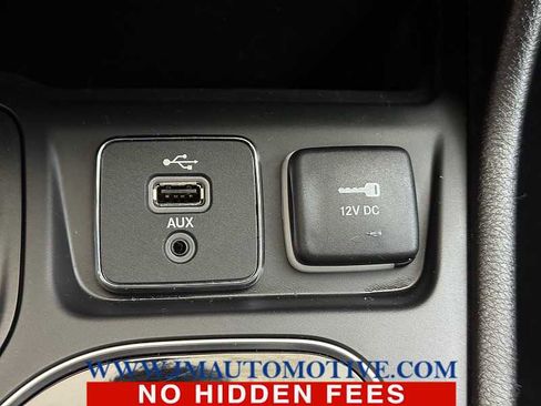 Used 2019 Jeep Cherokee Limited w/ Technology Group AWD/4WD image 41