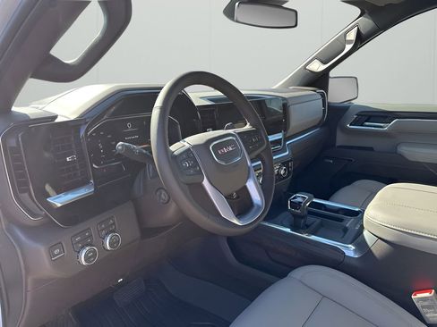 New 2026 GMC Sierra 1500 SLT image 25