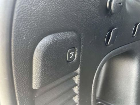 Used 2022 Jeep Grand Cherokee Limited image 10