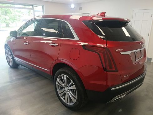Certified 2025 Cadillac XT5 Premium Luxury w/ Technology Package AWD/4WD image 3