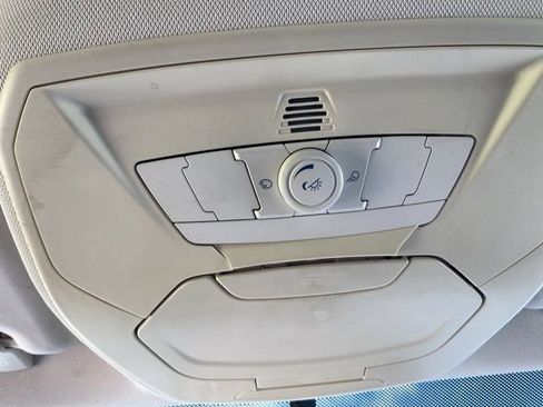 Used 2012 Ford Focus Titanium FWD image 21