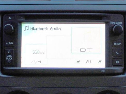 Used 2013 Toyota Corolla L image 18