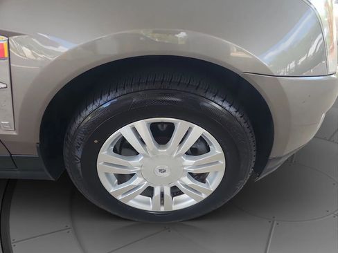 Used 2011 Cadillac SRX Luxury image 23