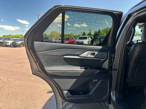 Used 2025 Ford Explorer ST-Line AWD/4WD image 21