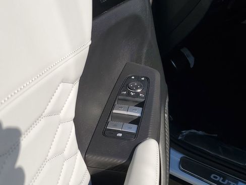 New 2026 Mitsubishi Outlander SEL FWD image 16