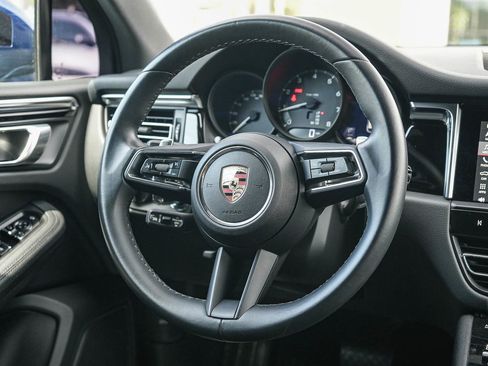 Used 2023 Porsche Macan image 14