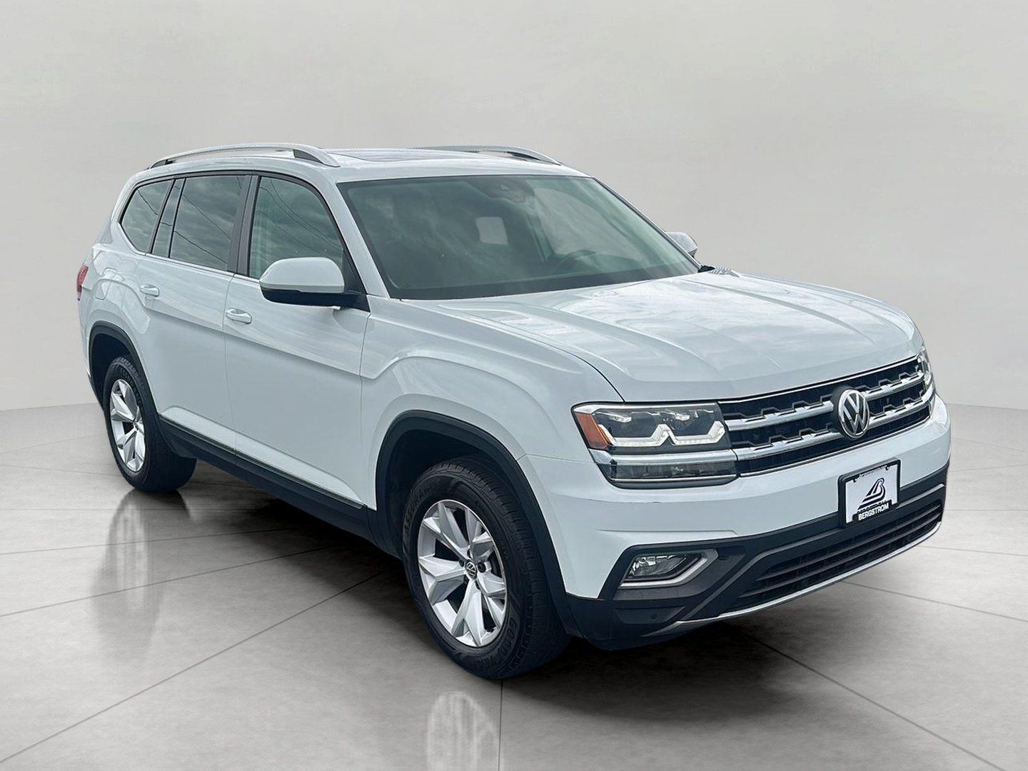 Used 2018 Volkswagen Atlas SEL AWD/4WD image 1