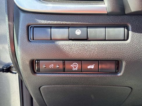 Used 2024 Nissan Rogue SV image 20