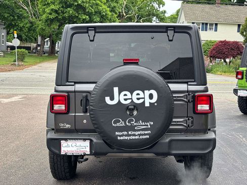 Used 2020 Jeep Wrangler Sport AWD/4WD image 5