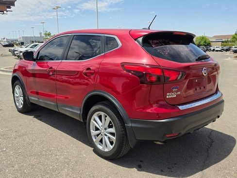 Used 2018 Nissan Rogue Sport S w/ S Appearance Package FWD image 2