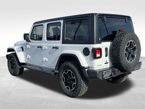 Used 2020 Jeep Wrangler Unlimited Sahara image 5