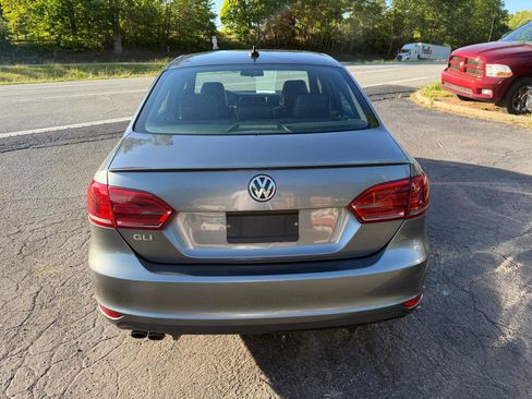 Used 2014 Volkswagen Jetta GLI FWD image 6