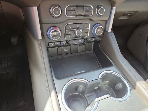 Used 2022 GMC Yukon XL SLT w/ SLT Luxury Package RWD image 24