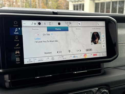 Used 2025 Jeep Wrangler Sahara w/ Safety Group image 26