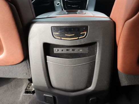 Used 2020 Cadillac Escalade Premium Luxury image 23