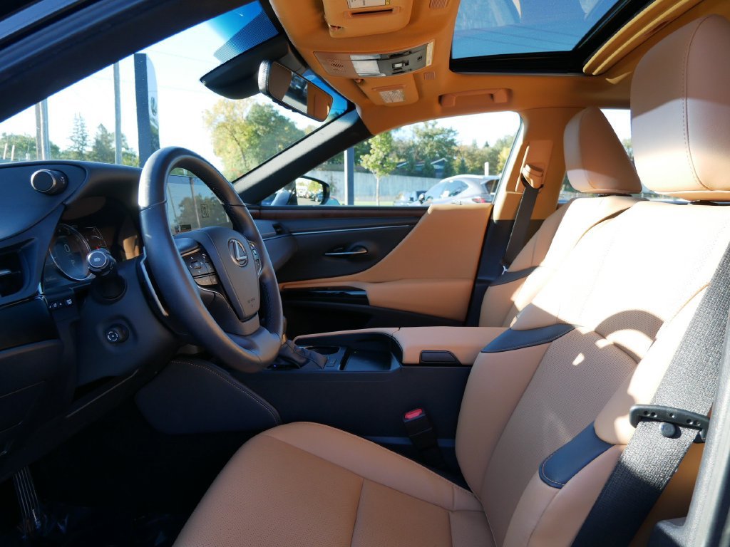 Certified 2025 Lexus ES 350 w/ Premium Package FWD image 9