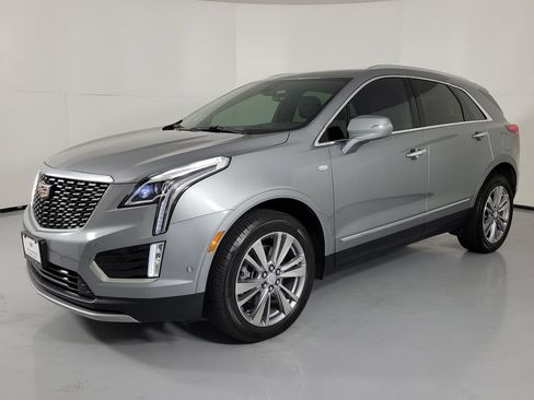 Certified 2024 Cadillac XT5 Premium Luxury w/ Technology Package FWD image 2