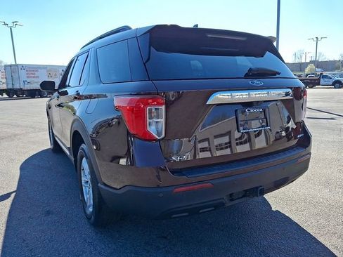 Used 2023 Ford Explorer XLT w/ Class IV Trailer Tow Package image 8