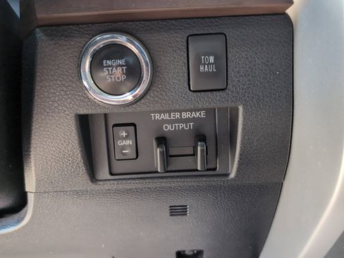 Used 2021 Toyota Tundra Limited w/ Limited Premium Package AWD/4WD image 37