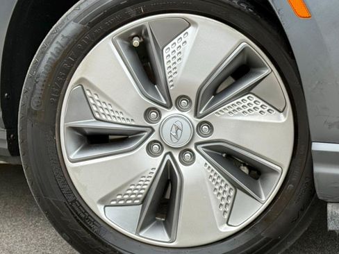 Used 2021 Hyundai Kona Limited FWD image 28