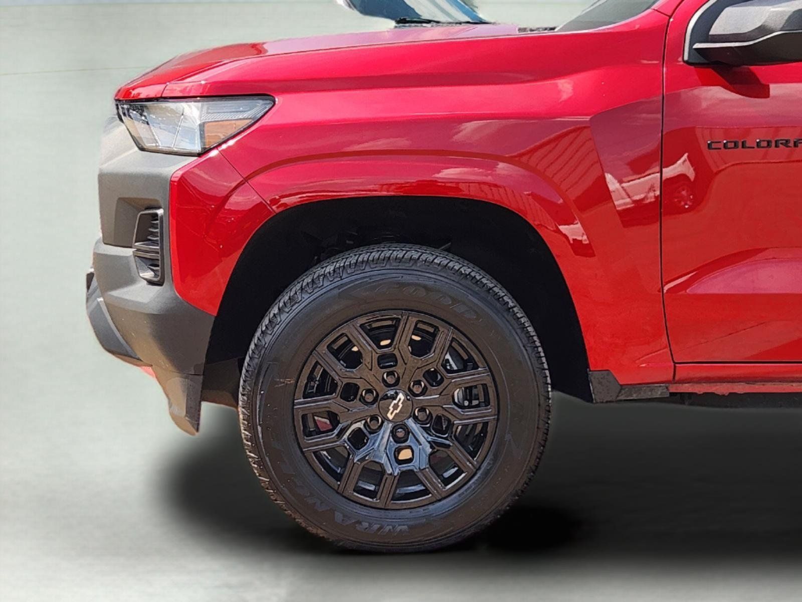 Used 2025 Chevrolet Colorado W/T w/ WT Custom Package RWD image 8