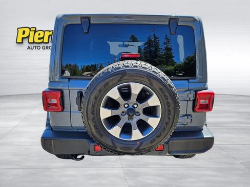 Used 2021 Jeep Wrangler Unlimited Sahara w/ Uconnect 4C Nav & Sound Group AWD/4WD image 4