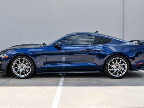 Used 2020 Ford Mustang GT Premium RWD image 8