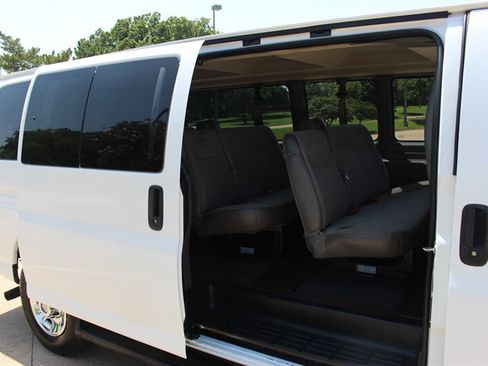 Used 2020 Chevrolet Express 3500 LT w/ LT Preferred Equipment Group RWD image 16