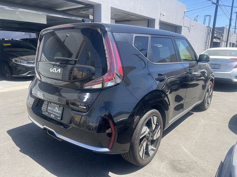 Used 2023 Kia Soul GT-Line FWD image 4