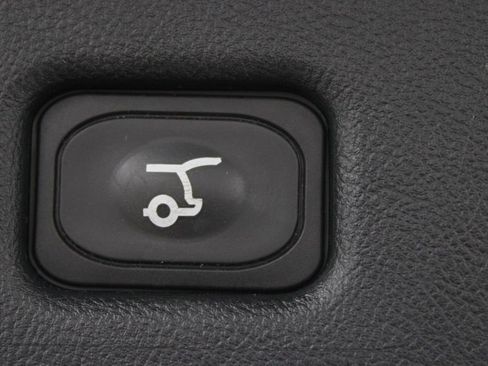 Used 2021 Lincoln Nautilus Reserve w/ Equipment Group 201A image 14