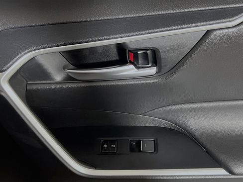 Used 2024 Toyota RAV4 XLE FWD image 32