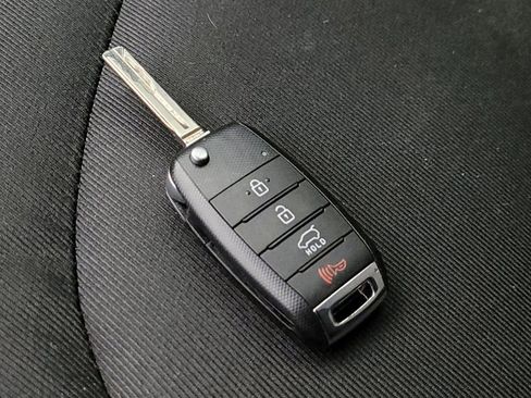 Used 2015 Kia Soul + FWD image 32