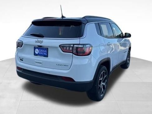 Used 2024 Jeep Compass Limited image 8