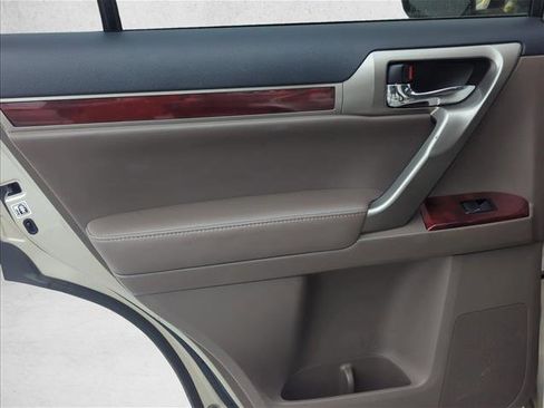 Used 2013 Lexus GX 460 image 23