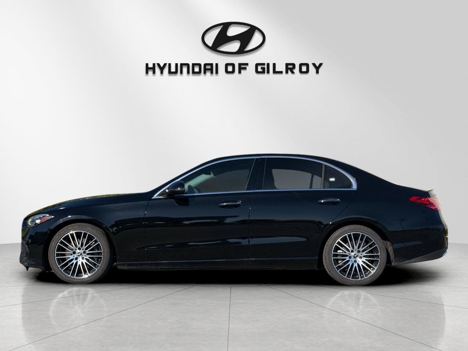 Used 2023 Mercedes-Benz C 300 Sedan image 2