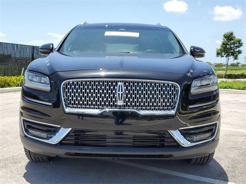 Used 2019 Lincoln Nautilus Select image 2
