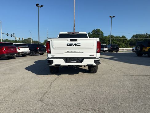 Used 2020 GMC Sierra 1500 AT4 w/ AT4 Premium Package AWD/4WD image 4