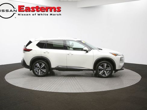Used 2023 Nissan Rogue SL w/ SL Premium Package image 59