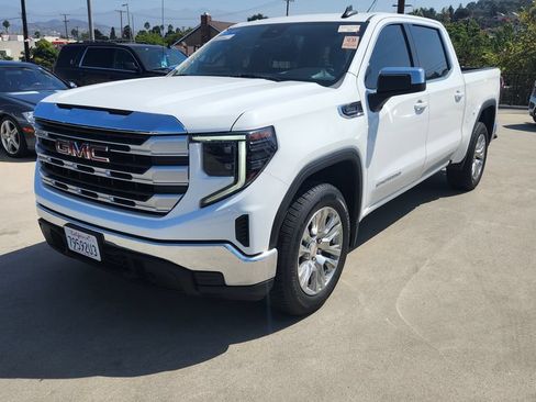 Used 2023 GMC Sierra 1500 SLE RWD image 2
