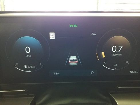 Certified 2025 Hyundai Kona Limited AWD/4WD image 10