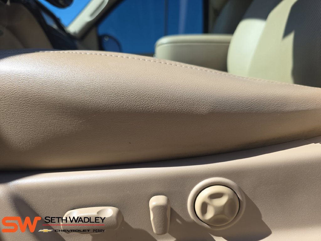 Used 2013 Cadillac Escalade Luxury AWD/4WD image 30