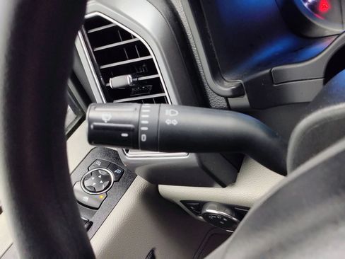 Used 2020 Ford F150 XLT image 42