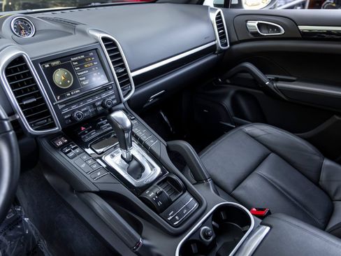 Used 2013 Porsche Cayenne Diesel AWD/4WD image 50